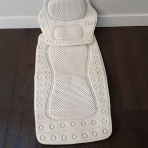 2 peice bath mat and pillow